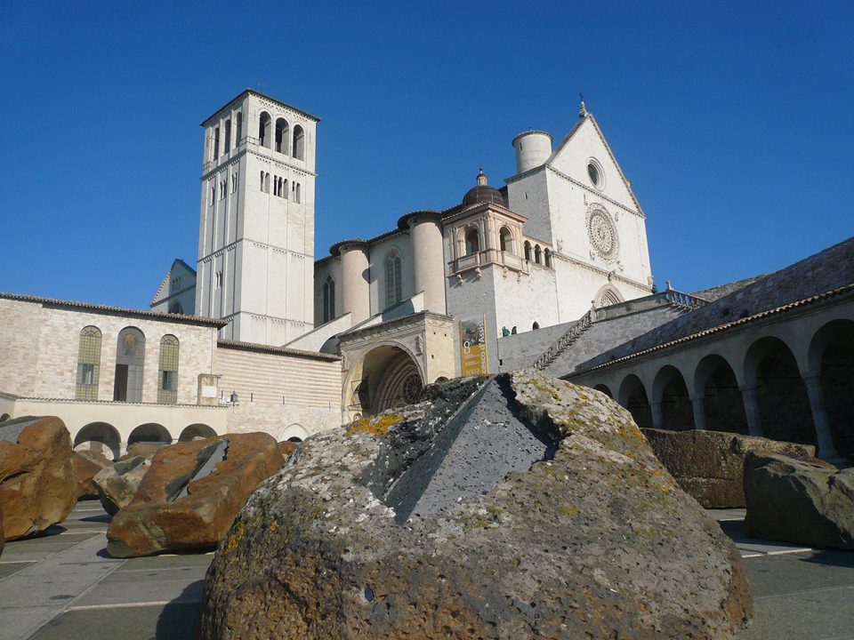 Cantico delle Pietre, Pinuccio Sciola, Assisi